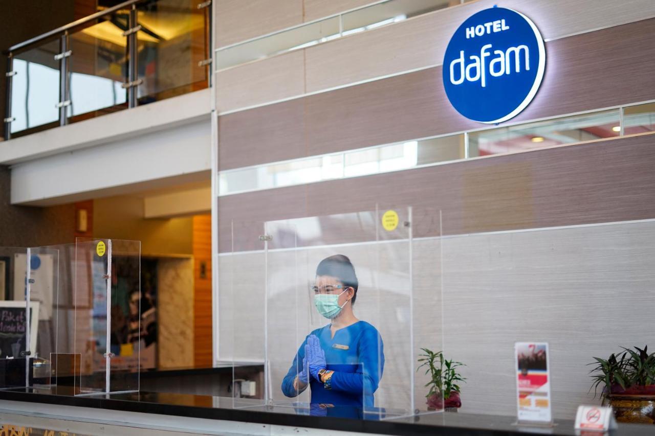 Hotel Dafam Pekanbaru Zewnętrze zdjęcie