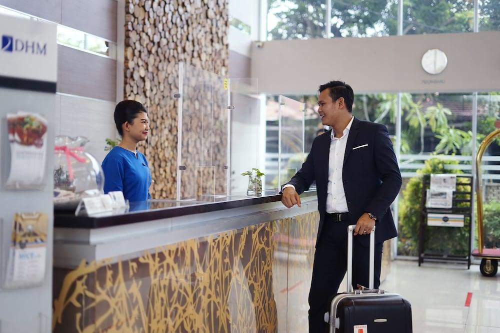 Hotel Dafam Pekanbaru Zewnętrze zdjęcie